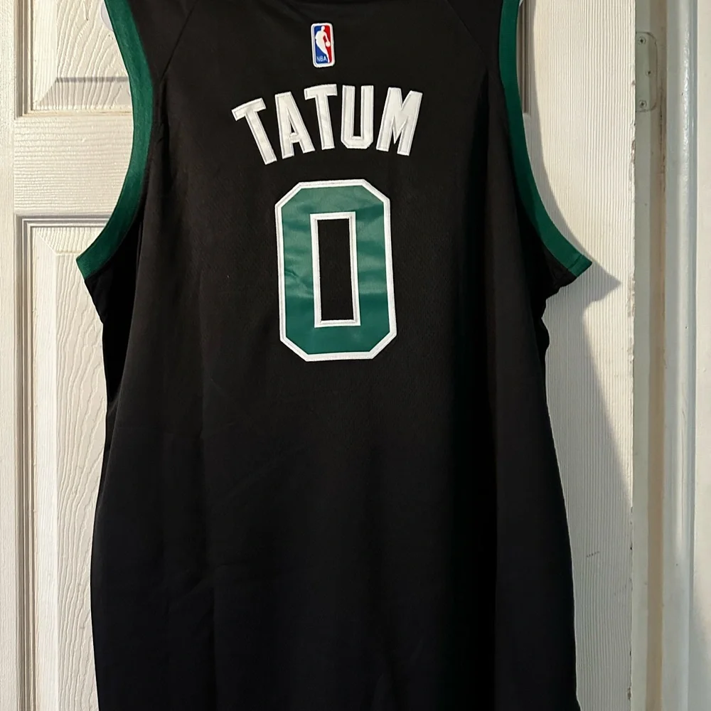 ๐คSOLD OUT ๐Boston Celtics Size 2X - Picture 2 of 3
